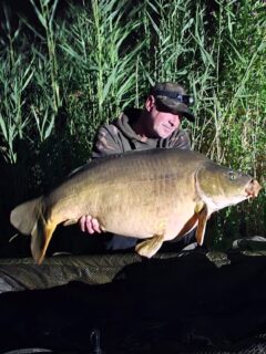 Keep it simple. 

Der Wetterumschwung brachte ordentlich Schwung auf die Plätze und Mario konnte diesen schönen Fisch auf einen Krill SF Pop Up am Spinner Rig überlisten. 

Manchmal braucht es eben nicht mehr als einen guten Köder und eine saubere Präsentation am Spinner Rig.
[WERBUNG] 
🌐 Alle Produkte: auf unserer Homepage
📸 Fangbilder: schick sie uns per DM!

📞 Kontakt:
📱 WhatsApp: 0171 2736310
📧 carptimebaits@web.de
💬 Instagram & Facebook DM