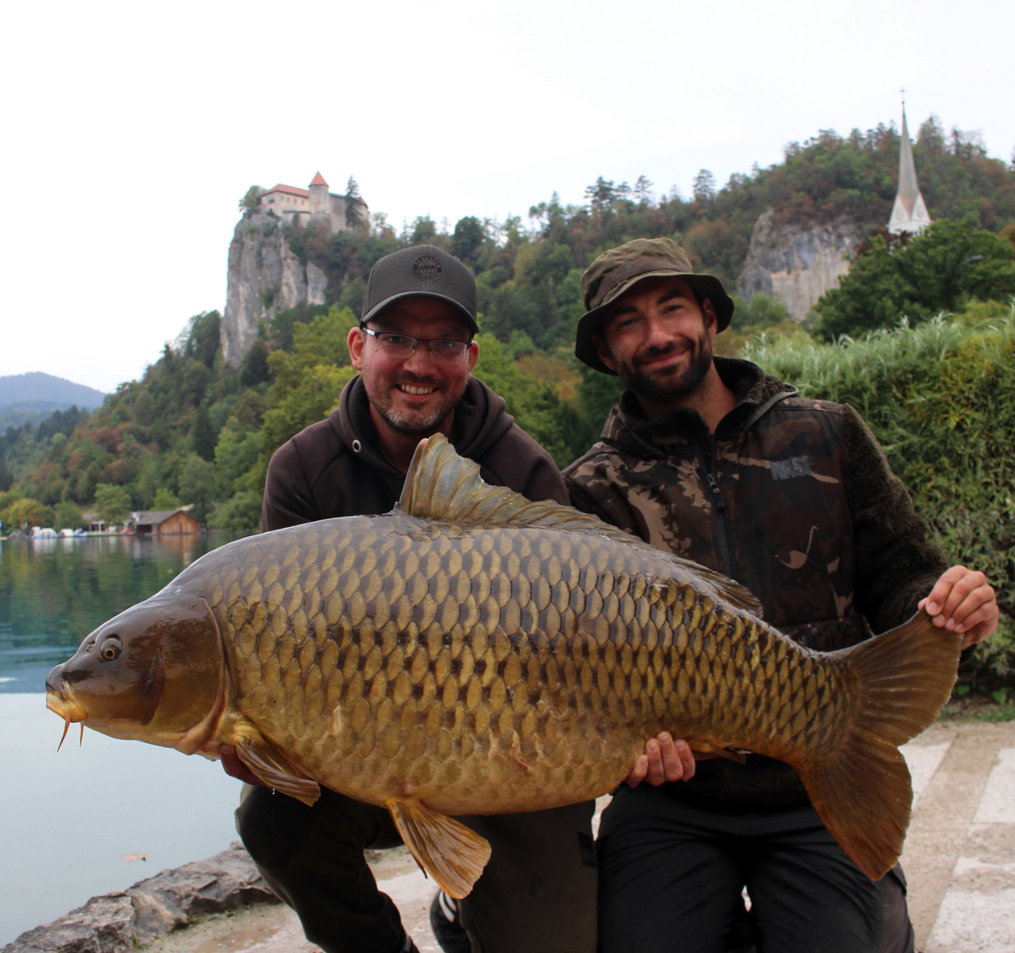 *** Bleder Gold ***

Wahrscheinlich einer der längsten Fische aus dem Bleder See !
Weiter geht’s mit einem weiteren Carptime Liebhaber aus @eh1_82 82  und @riedel.r93 Bilder Galerie! Es kommt noch viel dicker- seid gespannt 🧡

[WERBUNG] 
🌐 Alle Produkte: auf unserer Homepage
📸 Fangbilder: schick sie uns per DM!

📞 Kontakt:
📱 WhatsApp: 0171 2736310
📧 carptimebaits@web.de
💬 Instagram & Facebook DM